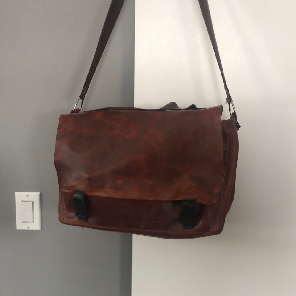 Handmade 💯 leather messenger/laptop bag